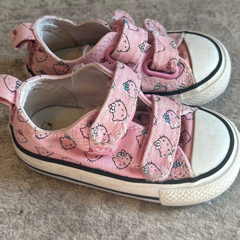 Pink Hello Kitty Converse Toddler Shoes Size 5